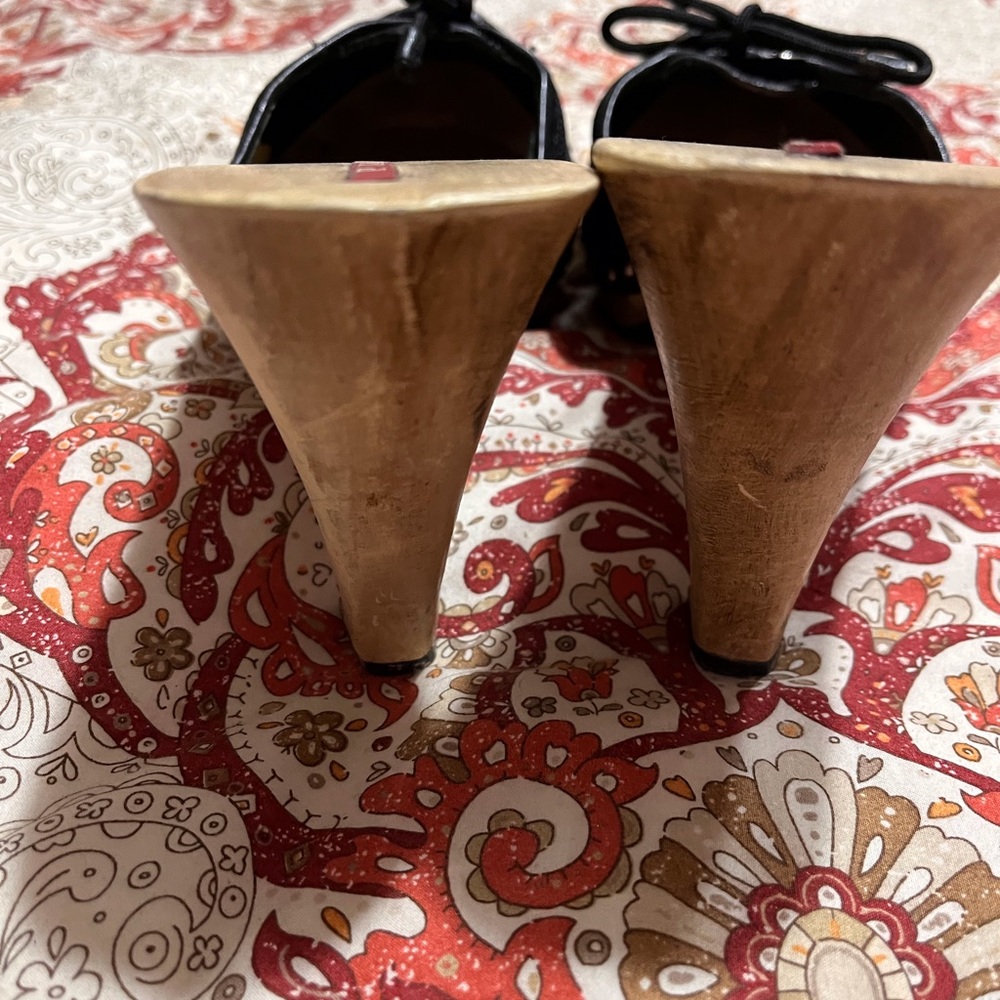 Authentic Prada heels - Picture 4 of 6